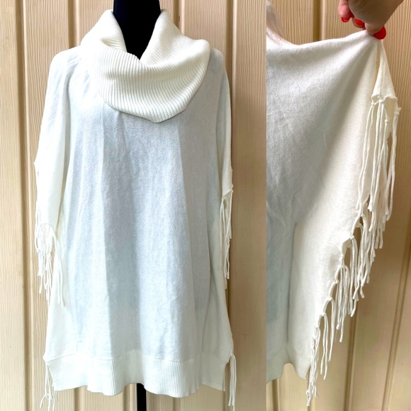 Michael Kors • Turtleneck White Dolman Sleeve Sweater - Picture 6 of 10